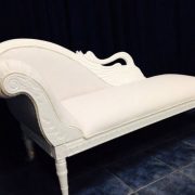 Swan-Bridal-Chaise